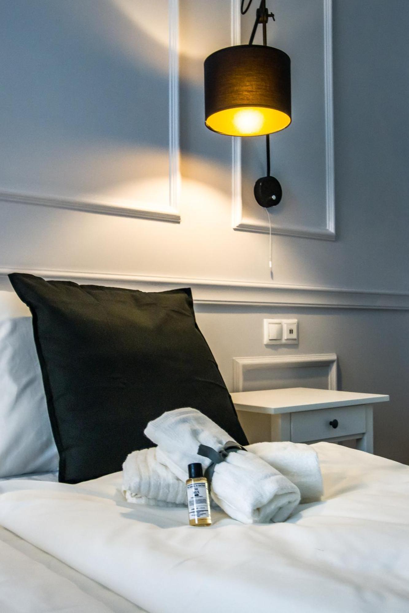 Wilson'S Oktogon Square Suite Apartment Budapest Eksteriør billede
